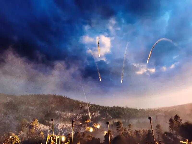 这场冲突的升级对地区和平稳定造成了巨大的冲击，周边国家都对此表示严重关切。
从军