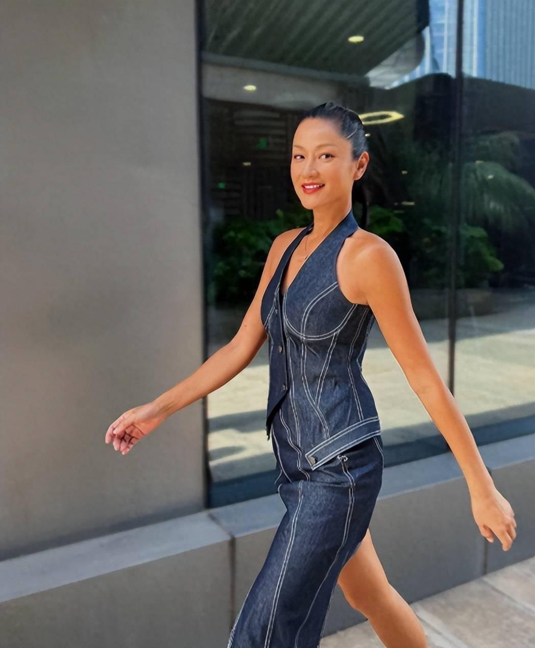 差点又要被瞿颖给笑死！
看完百变大咖秀后，总有人忍不住回想那些让人笑到肚子疼的瞬