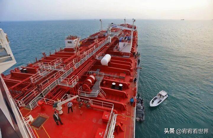 3月17日，美军对伊朗在霍尔木兹海峡附近的反舰导弹阵地发动攻击，投放了多枚500