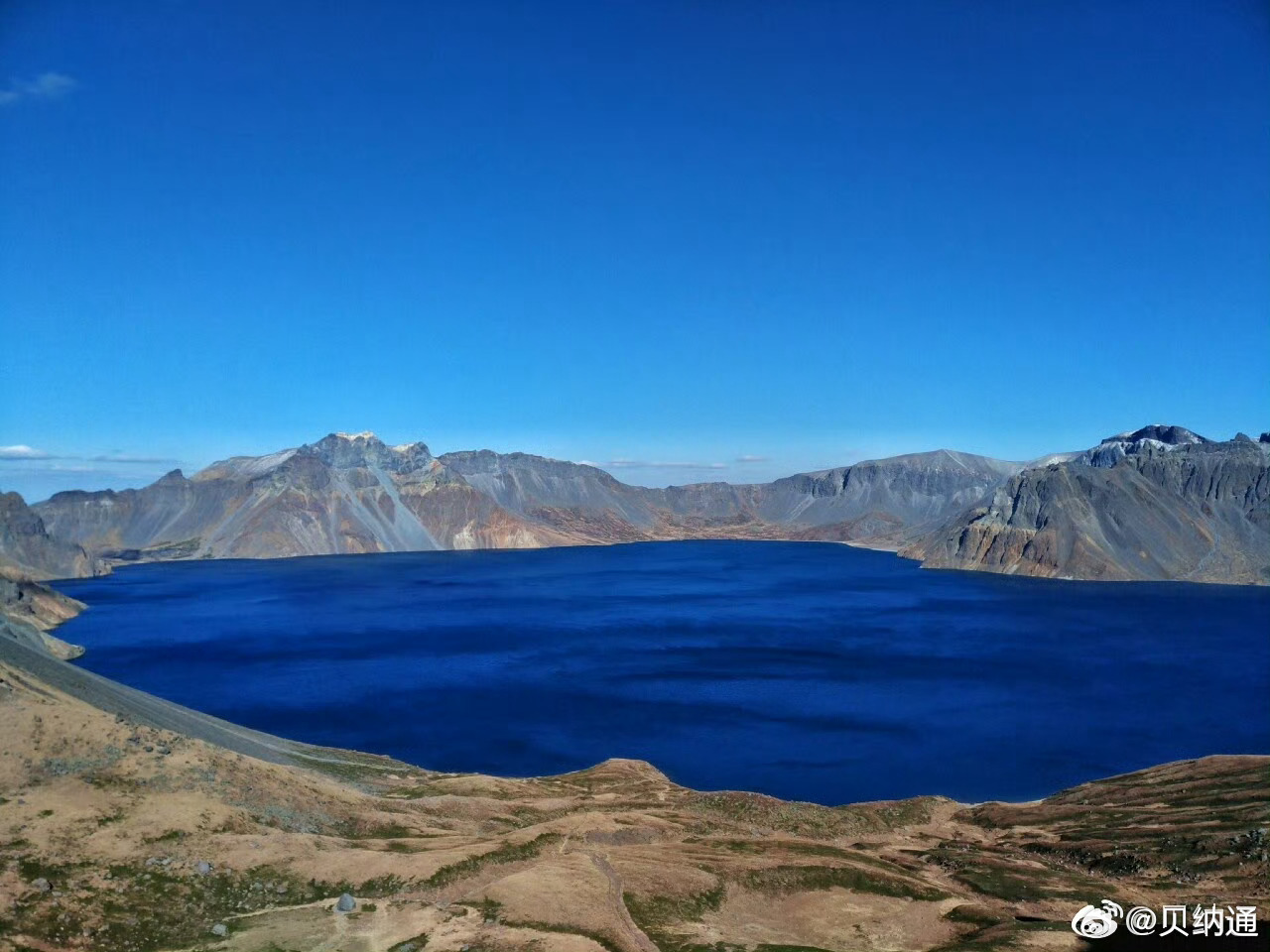 终于登上了神秘的长白山，这里的景色美得让人窒息！尤其是长白山天池，简直是大自然的