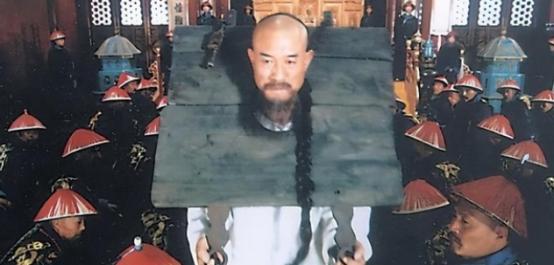 1726年，年羹尧知道自己将被问斩，暗中把怀孕的小妾，送给一位书生，并千叮万嘱：