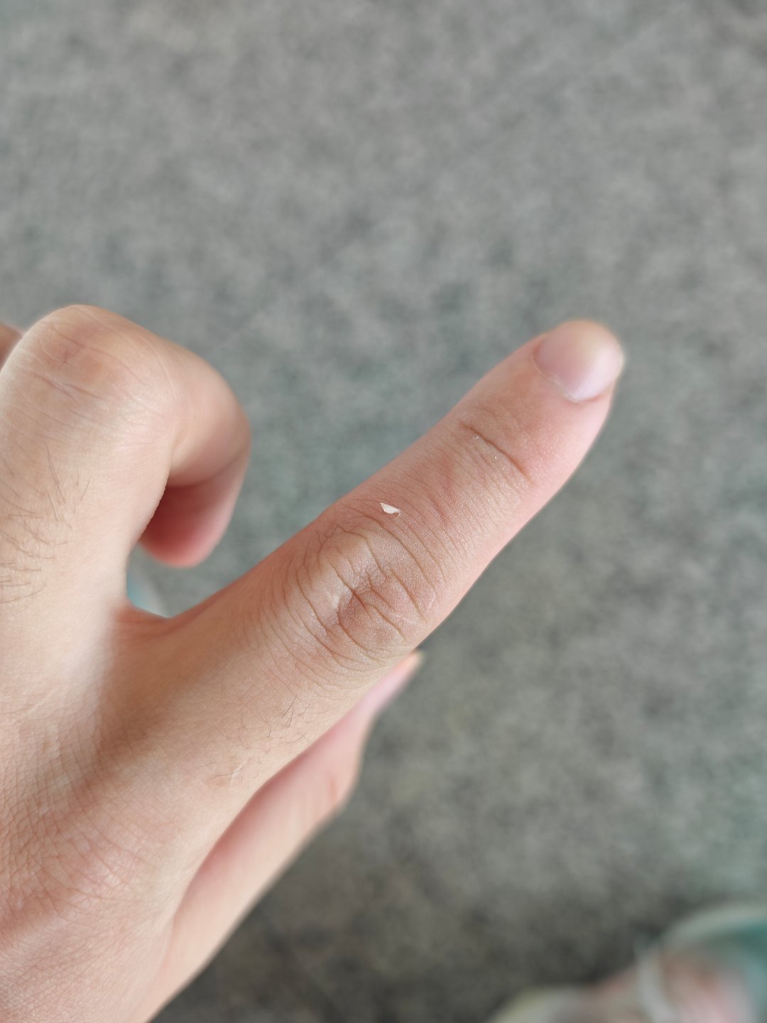吐了，容易焦虑就是这样，我刚才把手机上面提示已安检看成了已登机，然后还想说怎么这