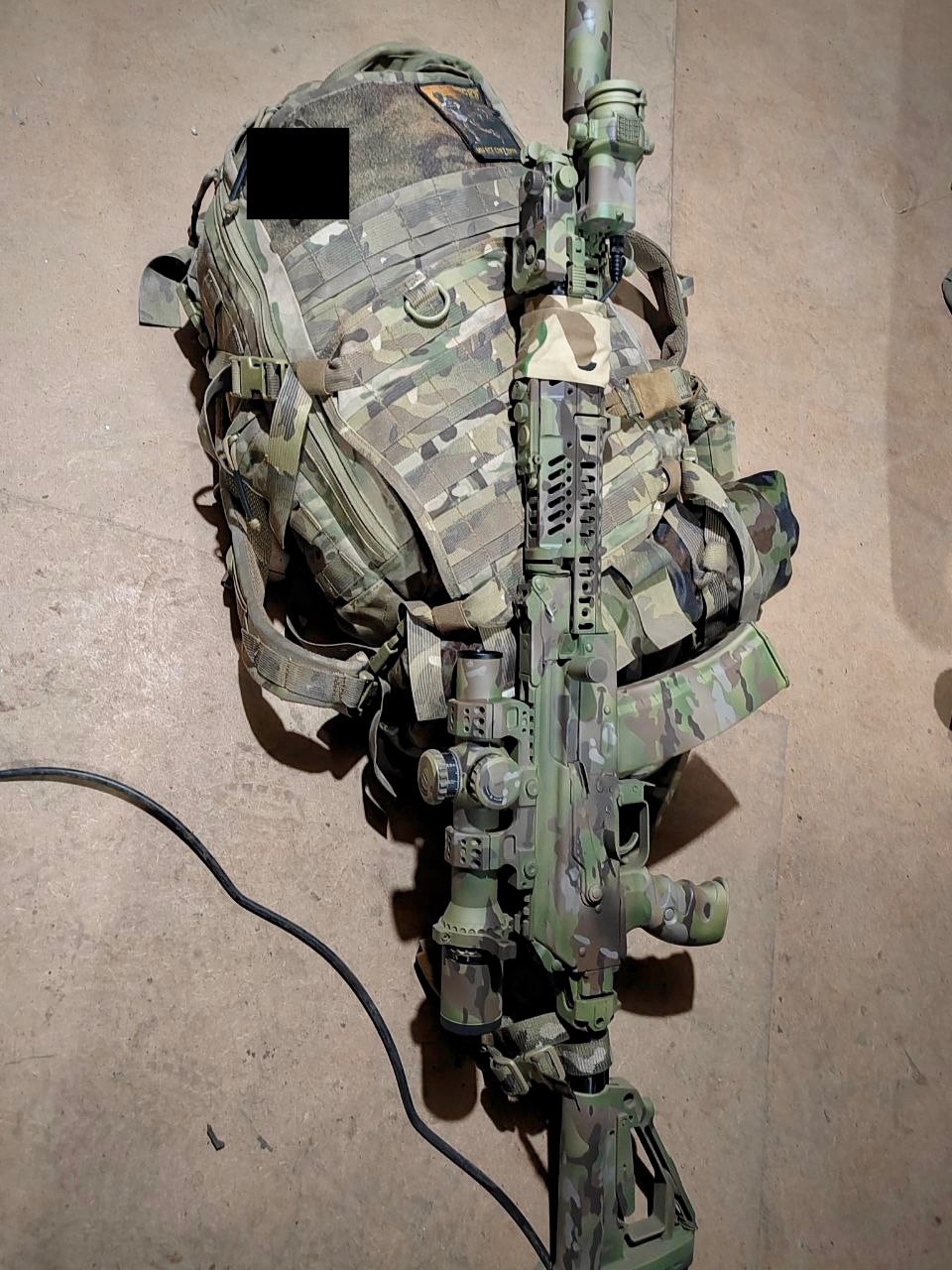 一把换装第三方金属护木，使用VECTOR OPTICS CONTINENTAL 