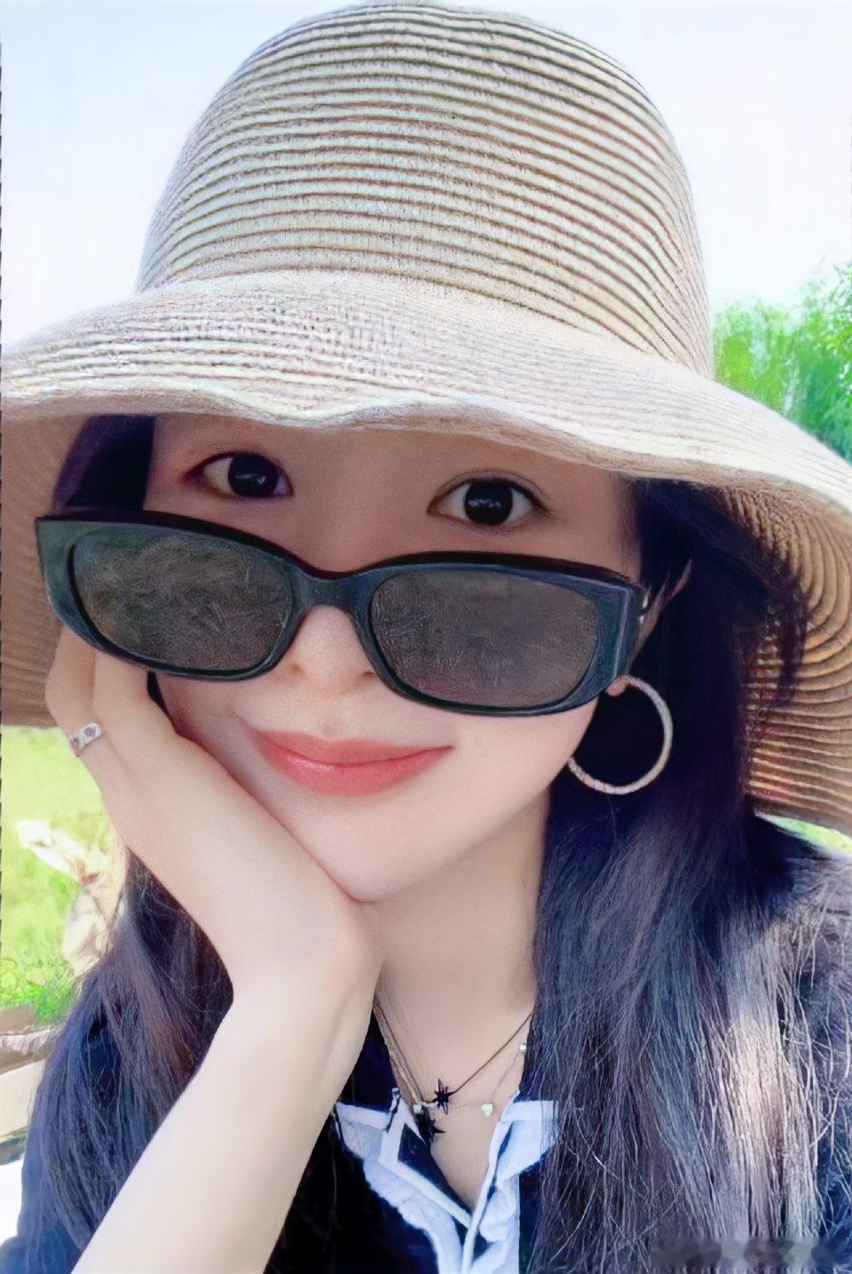 剧版青簪行 yz杨紫黄梓瑕yz杨紫簪中录“信仰指引我向前跑，你的光芒点亮我青春”