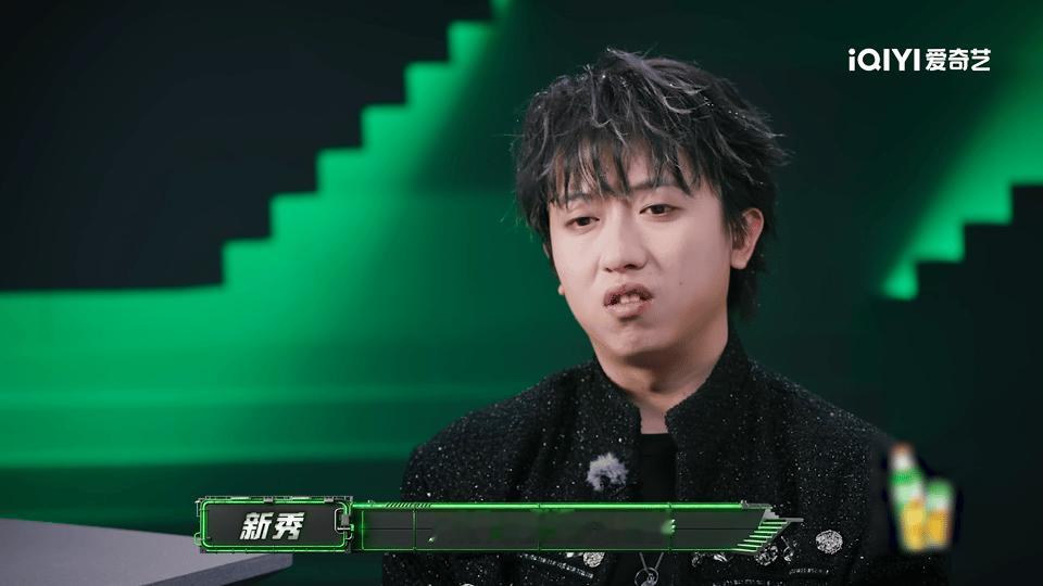 弹壳说唱巅峰又感性了弹壳年纪到了接受不了离别赛场的竞技很残酷，组队失败就意味着直