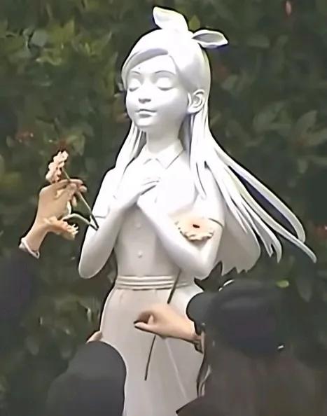 这都不像大s啊？

大s的雕像出来了

造型上如果面部塑出大S的面相不好吗？
