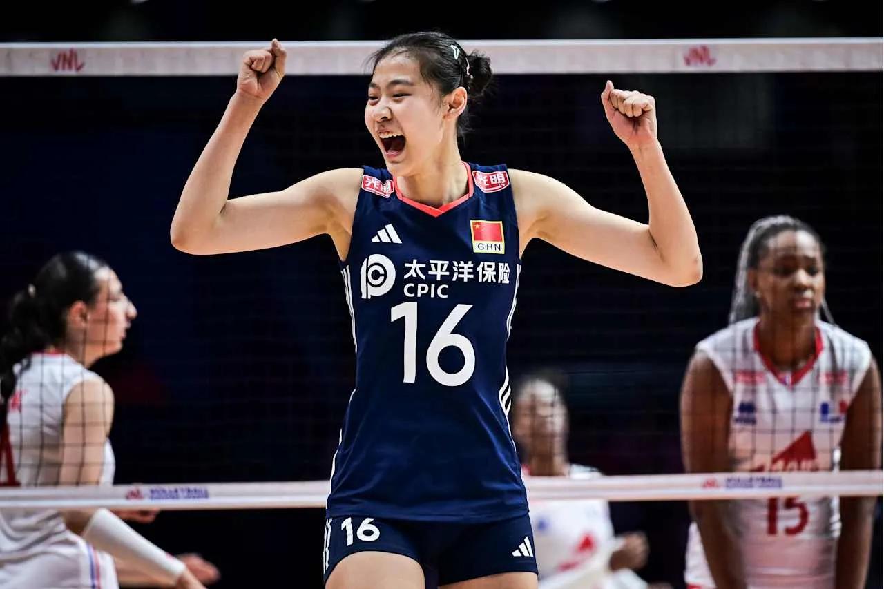 中国女排收获第二场胜利！副攻15扣14中，王奥芊100%效率！

2025世界女