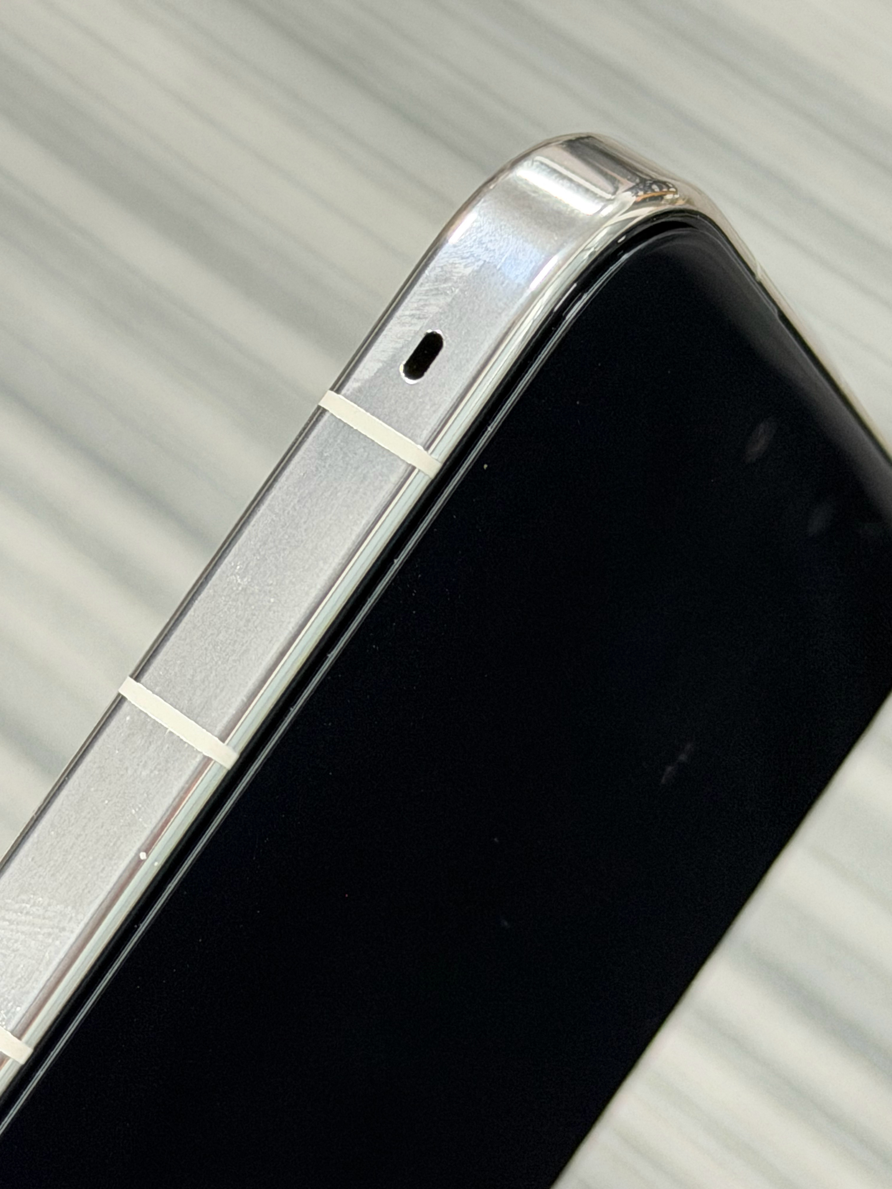 给 mate 80pm 买了两张钢化膜 花我 140 问题是这膜也太差了