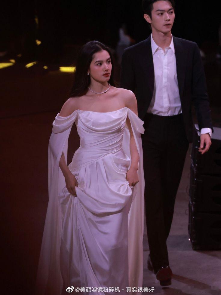 【热推万赞】张婧仪之前的微博之夜经典造型