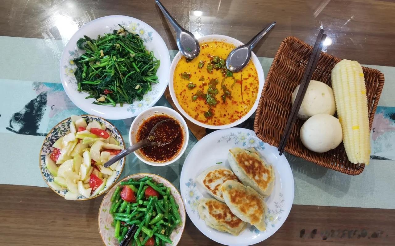 大家都说鸡蛋有营养，其实我特别讨厌吃鸡蛋，尤其是水煮蛋，可为了补充蛋白质，又不得