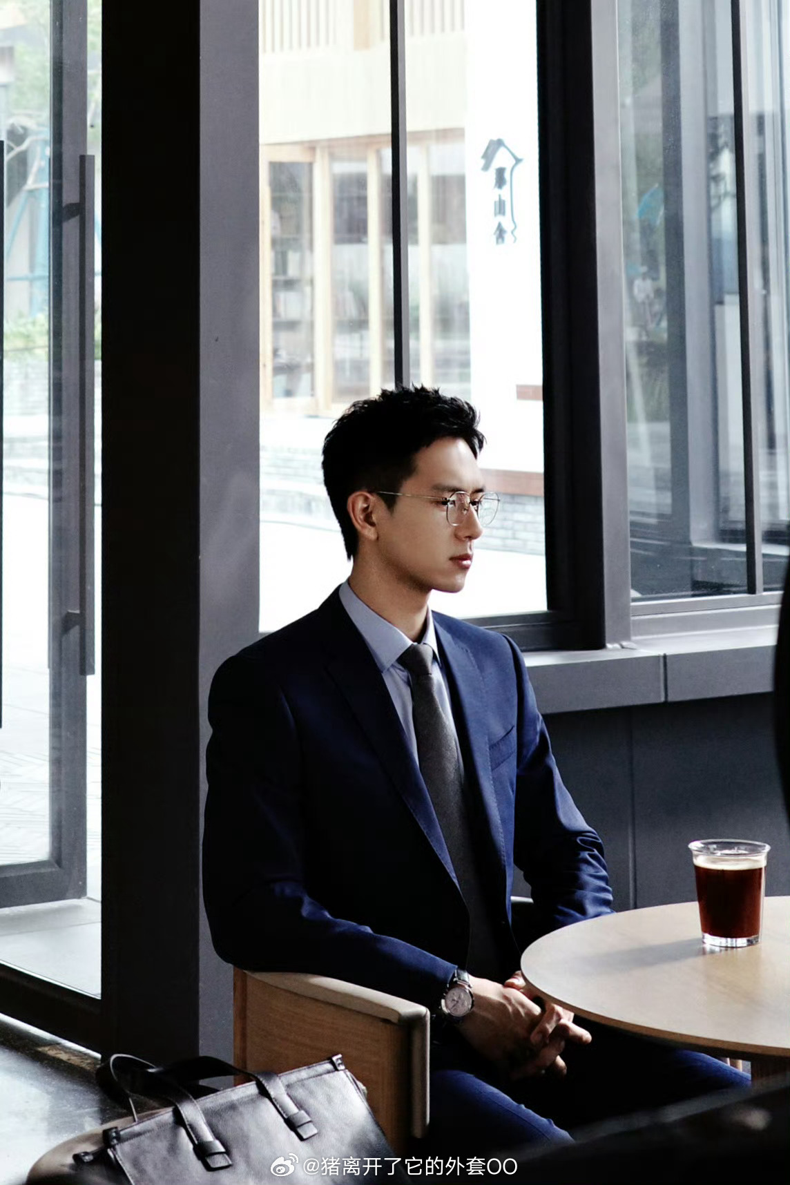 🍉现代都市爱情剧《雾里青》主演：李现、张婧仪导演：瞿友宁预计四月底开机！！