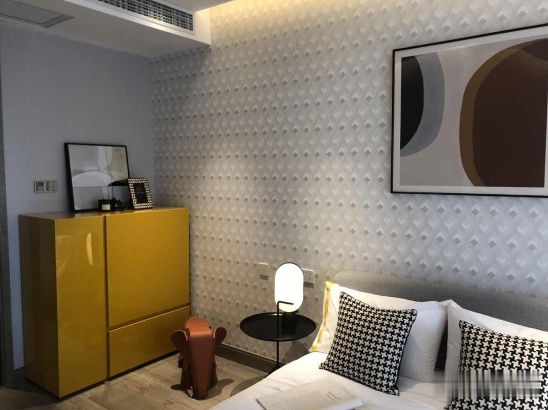 魔都房房房|九庐三期开始电梯内做广告了，入市还会远吗？