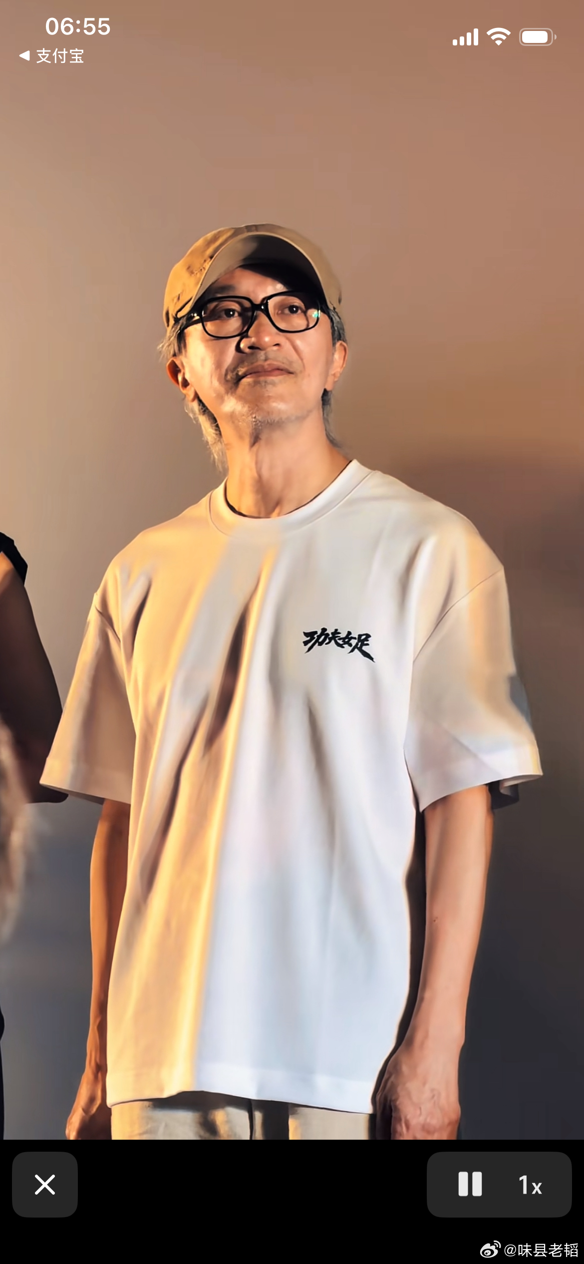 一年一影帝，百年周星驰！他曾是那个貌似荒诞不羁，搞怪癫狂，带给几代人欢声笑语的星