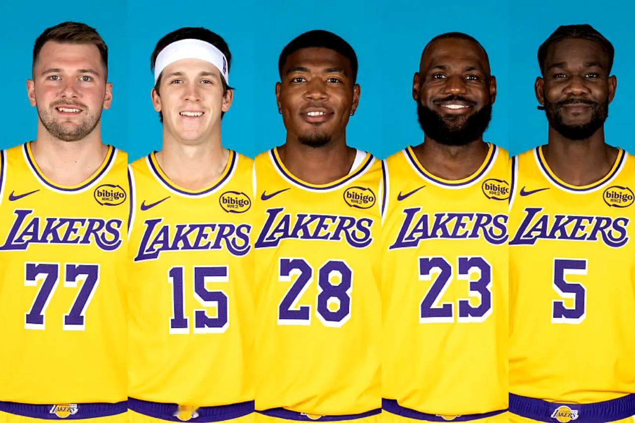 八村的投篮没有说不适配任何人
当个定点投手加体型八村他绝对合适
八村的主要问题是