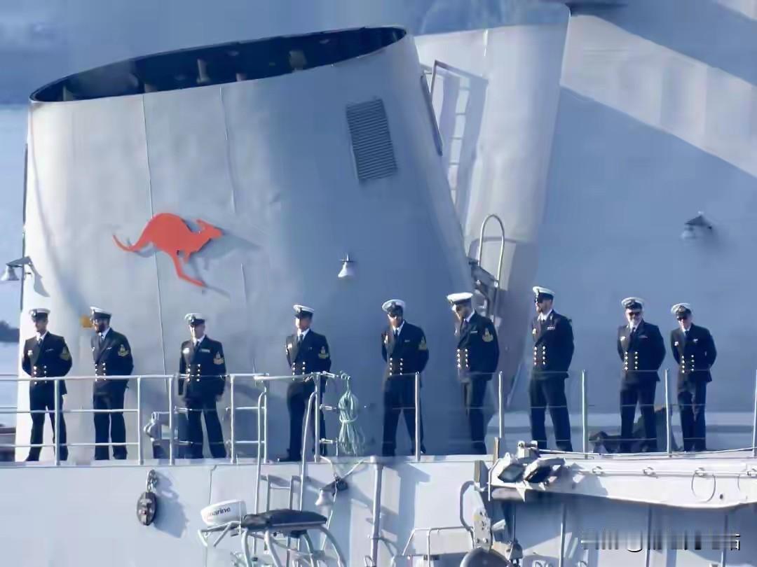 敢在初五添堵？澳大利亚军舰硬闯台海，全程被解放军“盯梢”
 
春节阖家团圆之际，