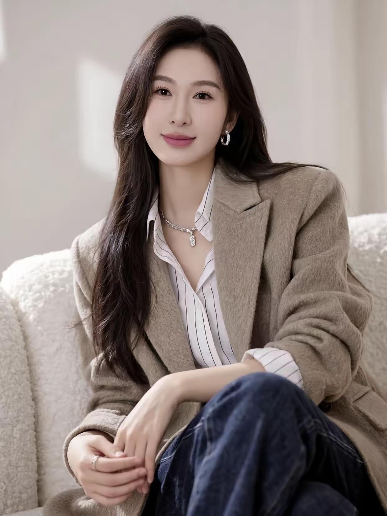 张雪峰这句话，真的点醒了无数迷茫的女孩：

一定要努力，去更好的地方，遇见更好的