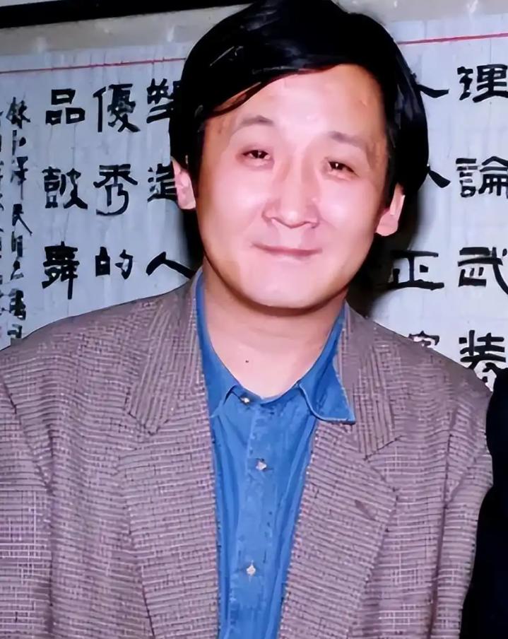 1977年，梁天参了军。家里终于松了口气——好歹有条路了。结果到了部队，文化课考