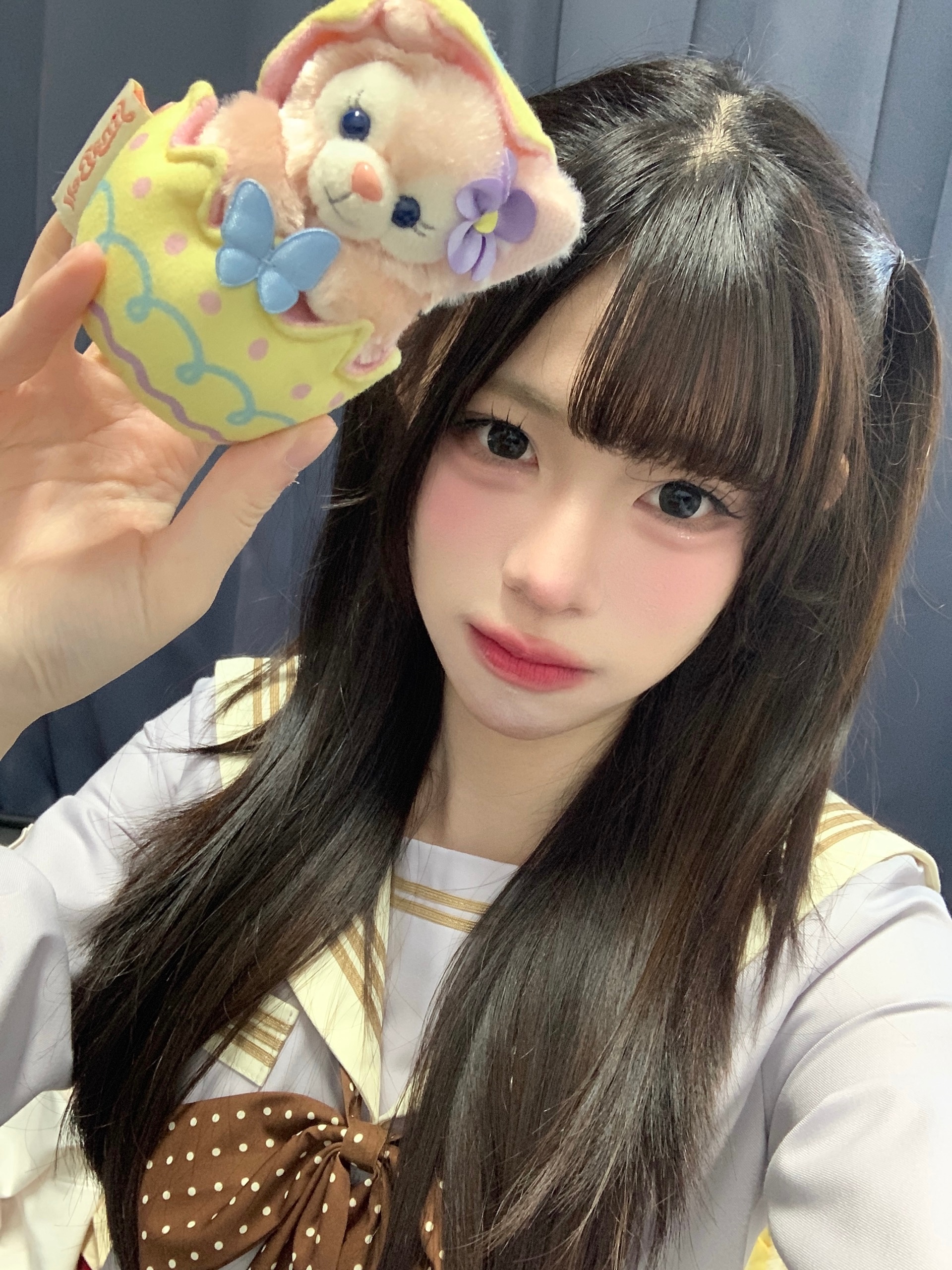 这天咋那么冷 冷得我得了最近很火的那个什么 冷脸萌12月快乐哦💛 