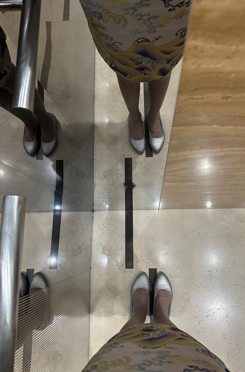 这镜子可以凑一桌🀄️