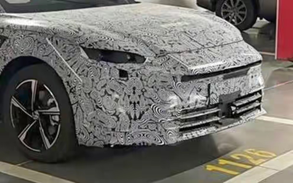 MG又要搞大事了！网传全新轿车MG07的测试谍照曝光，车头依旧是熟悉的MG运动风