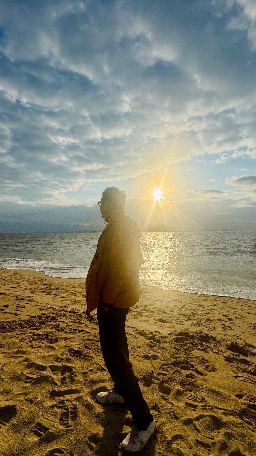 山海寻梦，不觉其远；前路迢迢，阔步前行