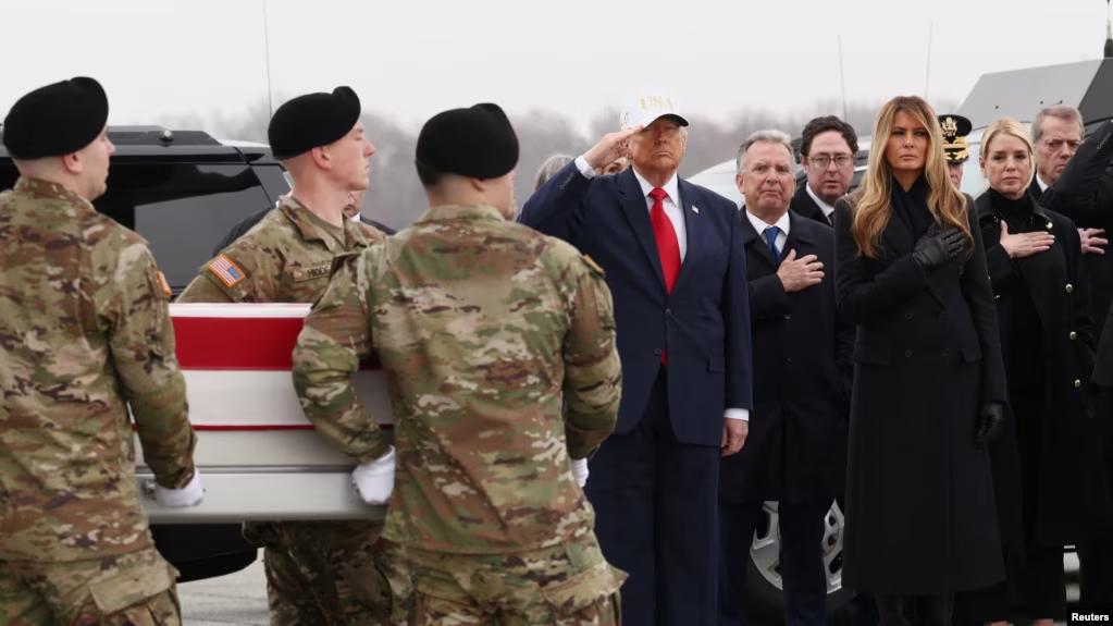 特朗普 3 月 7 日出席 6 名阵亡美军遗骸移交仪式，次日美军再添第 7 名阵