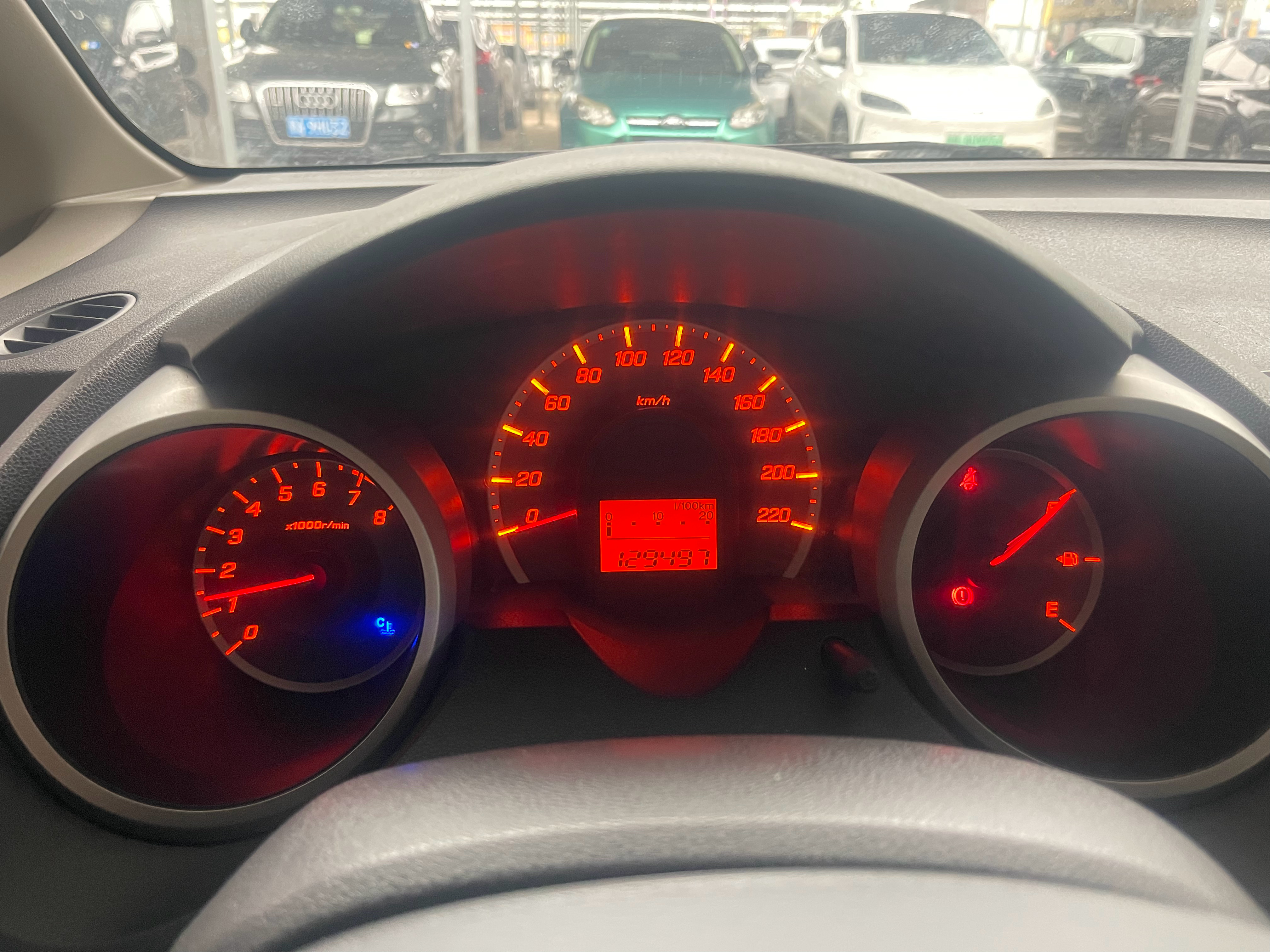 二代飞度油加满，看看一箱油能跑多少公里呢？本田飞度 武汉·一号车市