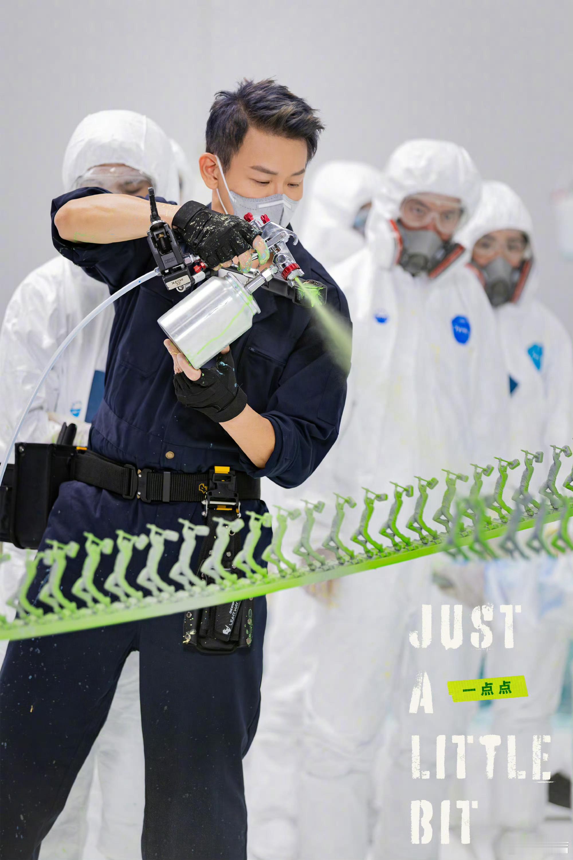 陶喆去了广东也得进厂9119个小公仔都被陶喆亲喷，这得花多少功夫呀！诚意满满，一