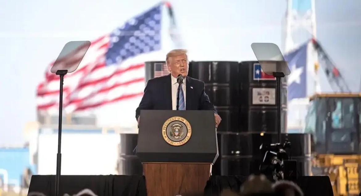 突然抛出“共同敌人”，是求和还是设局？

这看似“画风突变”的背后，其实是典型的