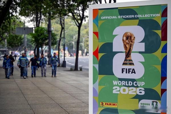国际足协承认其网站出现错误，导致60名球迷可免费购入世界杯门票，现已紧急取消该批
