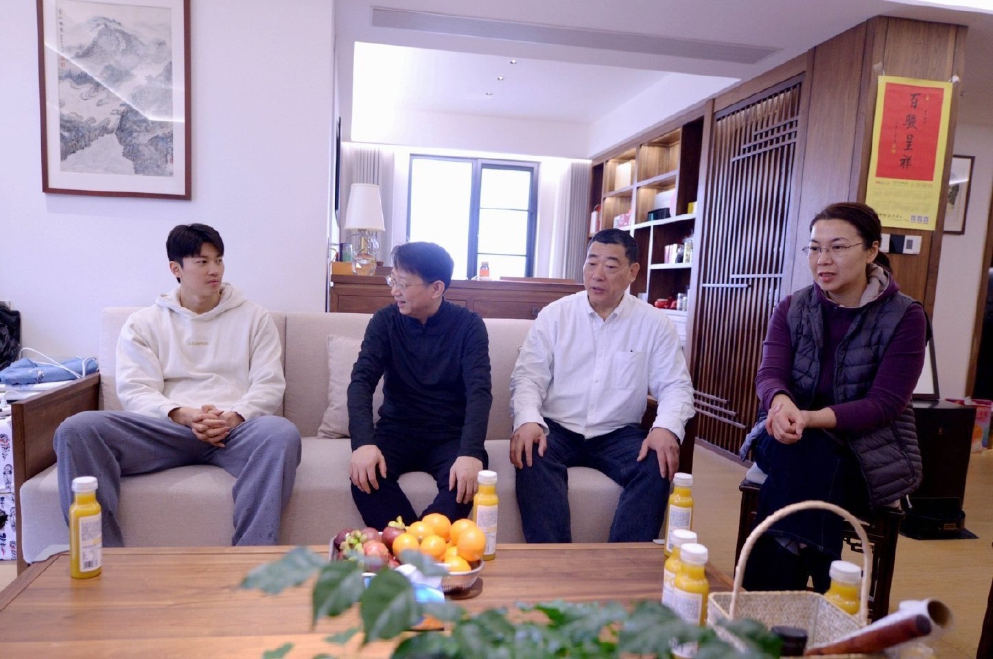 啥意湿捏猫猫 家里来客人怎么招待豹豹代言的饮料 