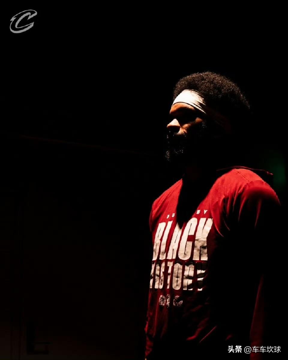 骑记：阿伦预计在接下来的几场比赛中复出。

那场？[吐舌] ​​​

骑记：阿特