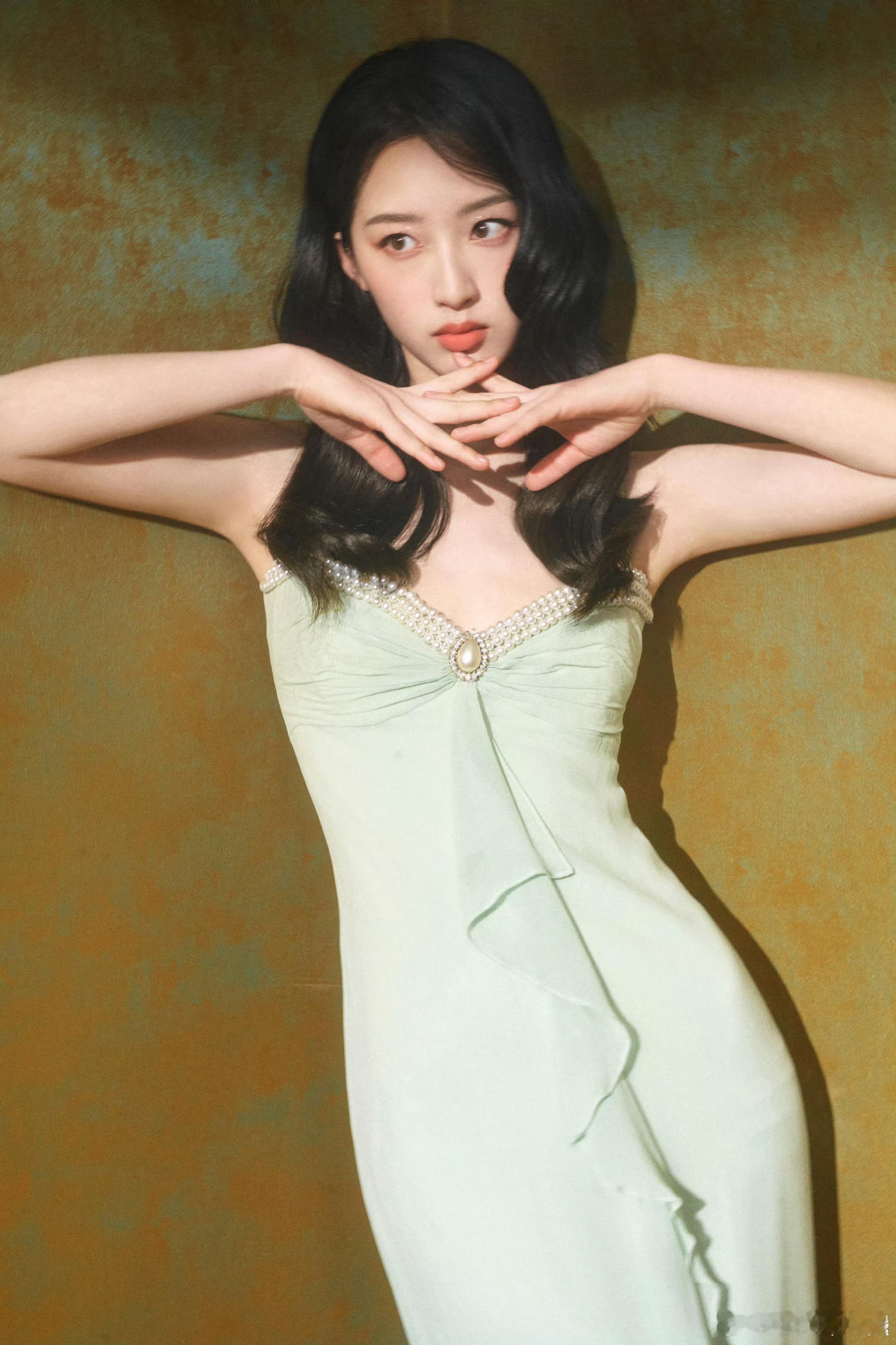 邓恩熙ELLE红毯邓恩熙ELLE红毯造型 邓恩熙ELLE红毯造型 ​​​