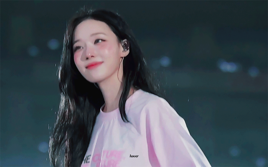 25岁的金旼炡就是最姐姐的姐姐 