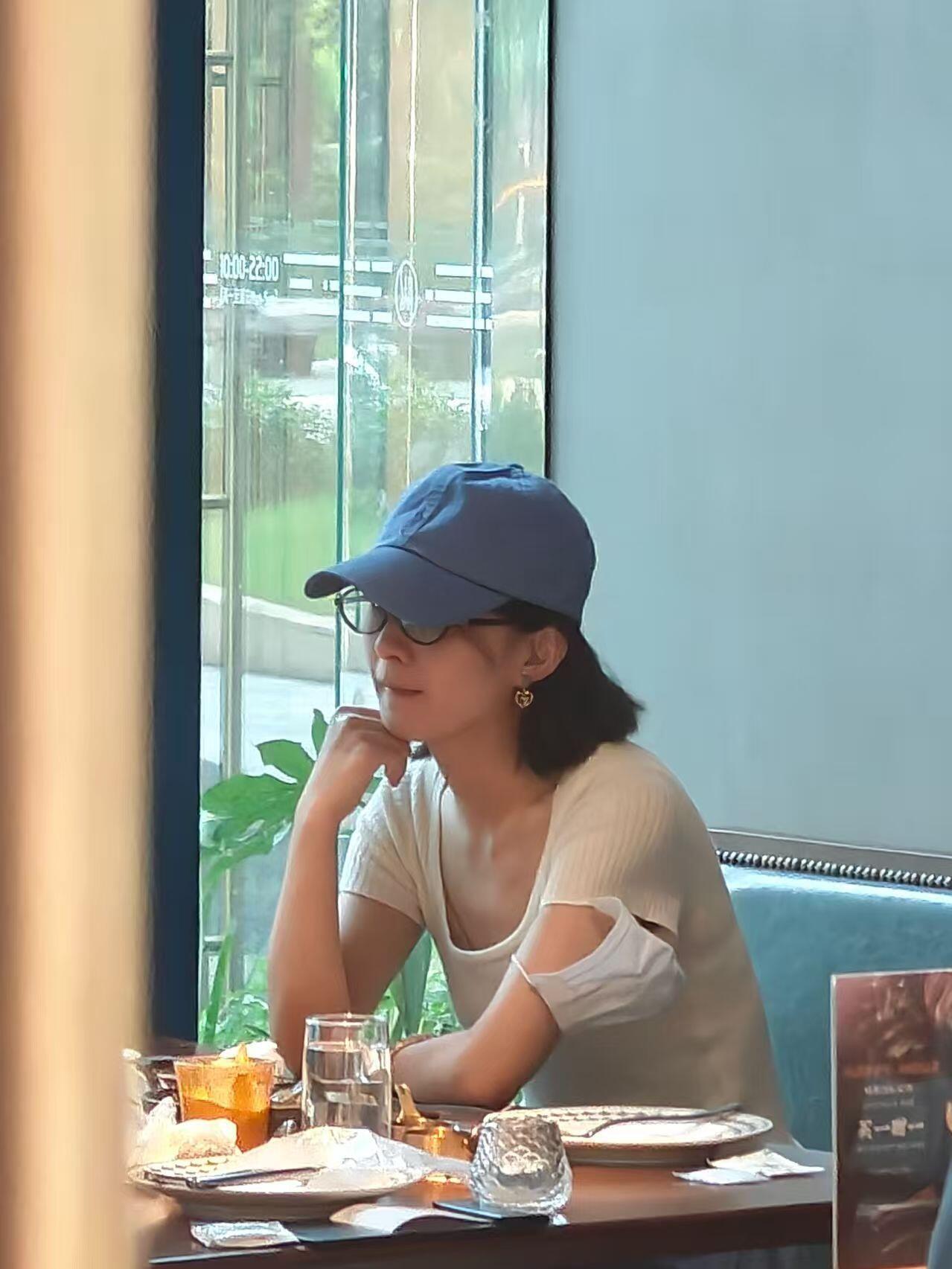 捡到一张新鲜的小丽 ​​​