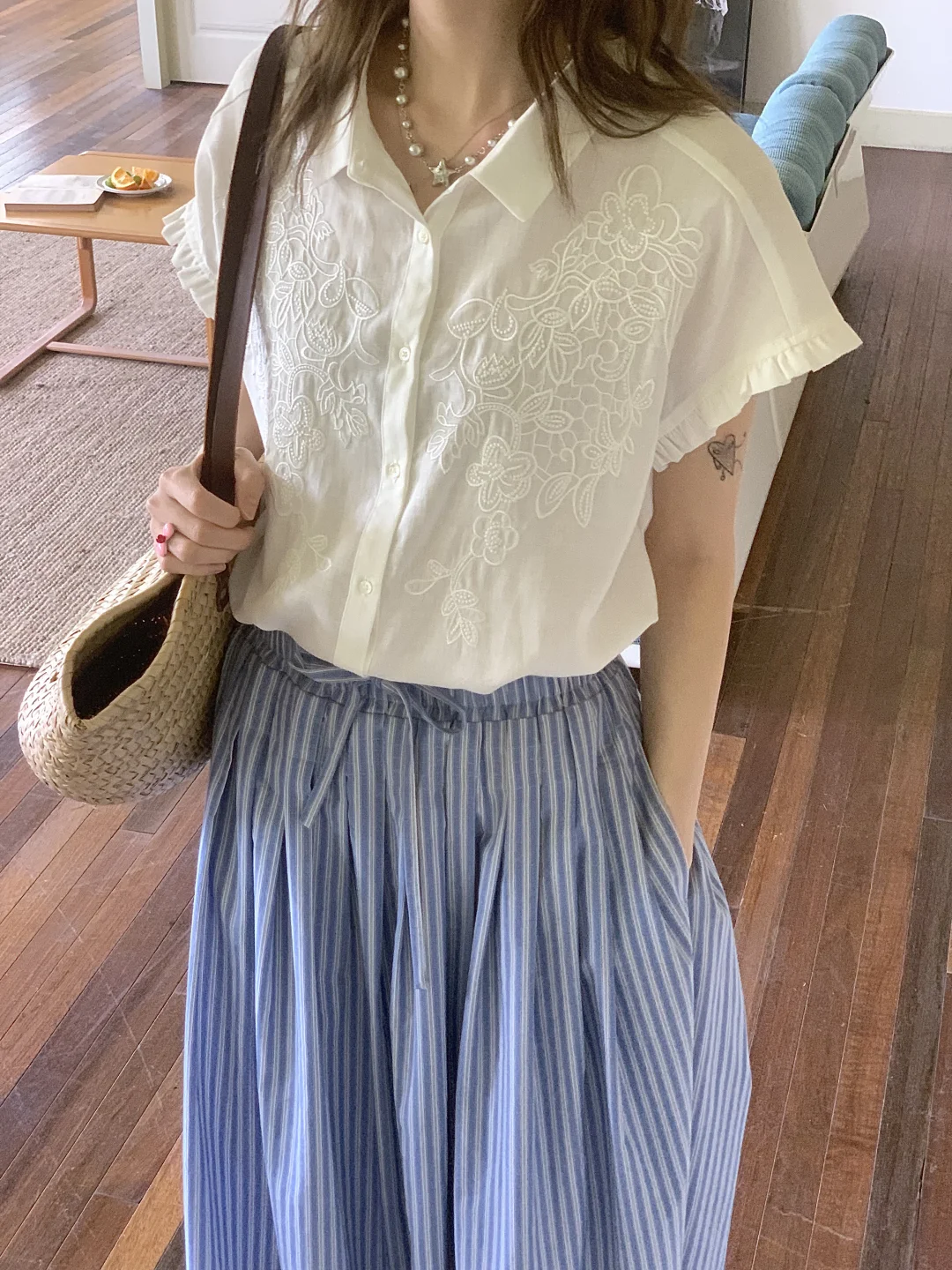 穿成流动的诗歌¨*•.¸¸♬
