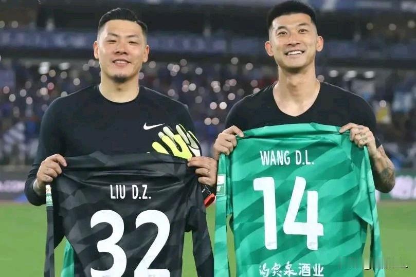 无论泰山队本赛季目标是什么，希望文旅完成这三件事:
  1、夏窗引进后腰外援，这