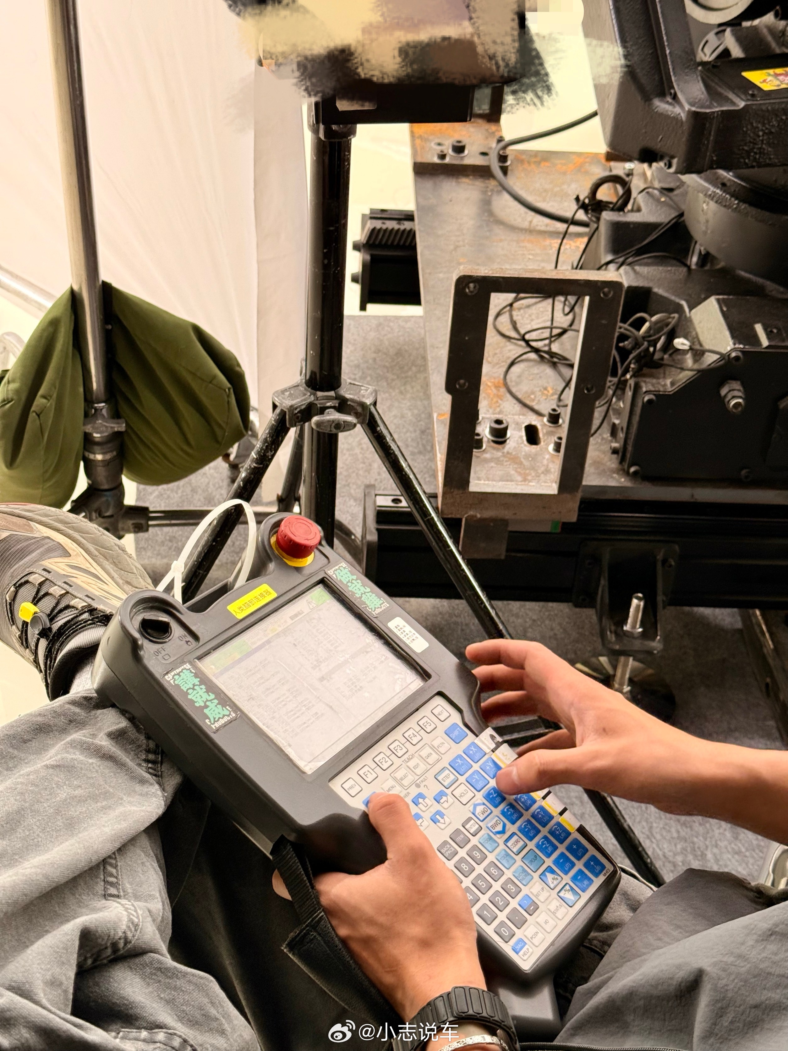 今日份拍摄🎬机械臂🦾+滑轨+转盘拍摄TVC～导演都说好丝滑～ 广州·南站创意