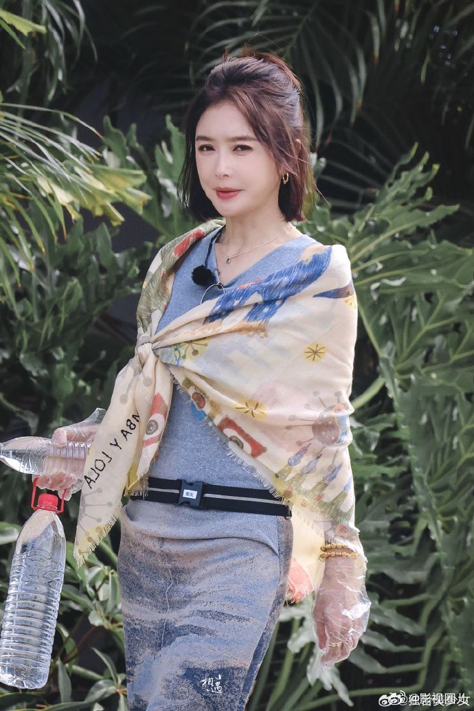 秦岚秦岚告别亲爱的客栈短暂相聚收获满满温情，离别依旧心怀美好祝愿 