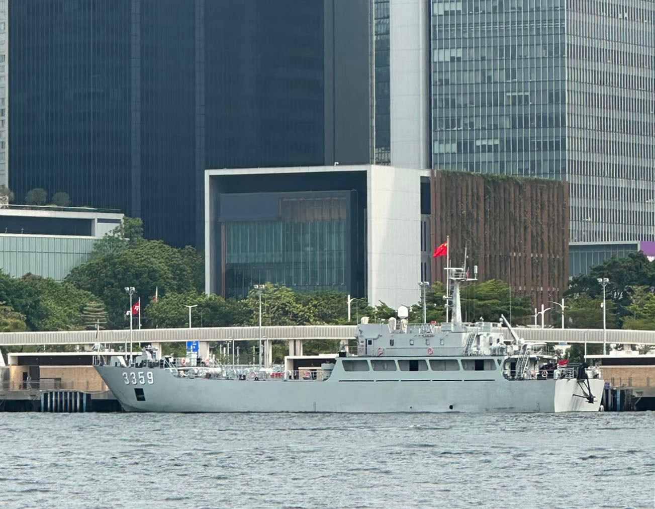 驻港舰艇大队3359艇，074改进型登陆艇423海军节