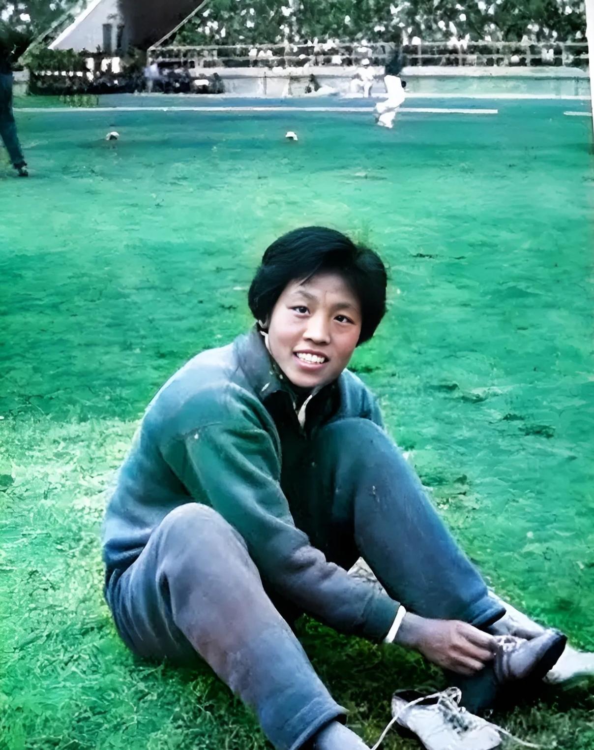 89岁的郑凤荣走了。很多年轻人可能没有听说过她，但只要了解她在1957年的那一跳