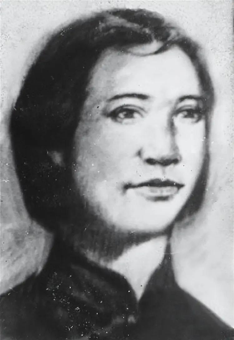 贺英（1886年5月17日-1933年5月），女，革命烈士，原名贺民英，乳名香姑