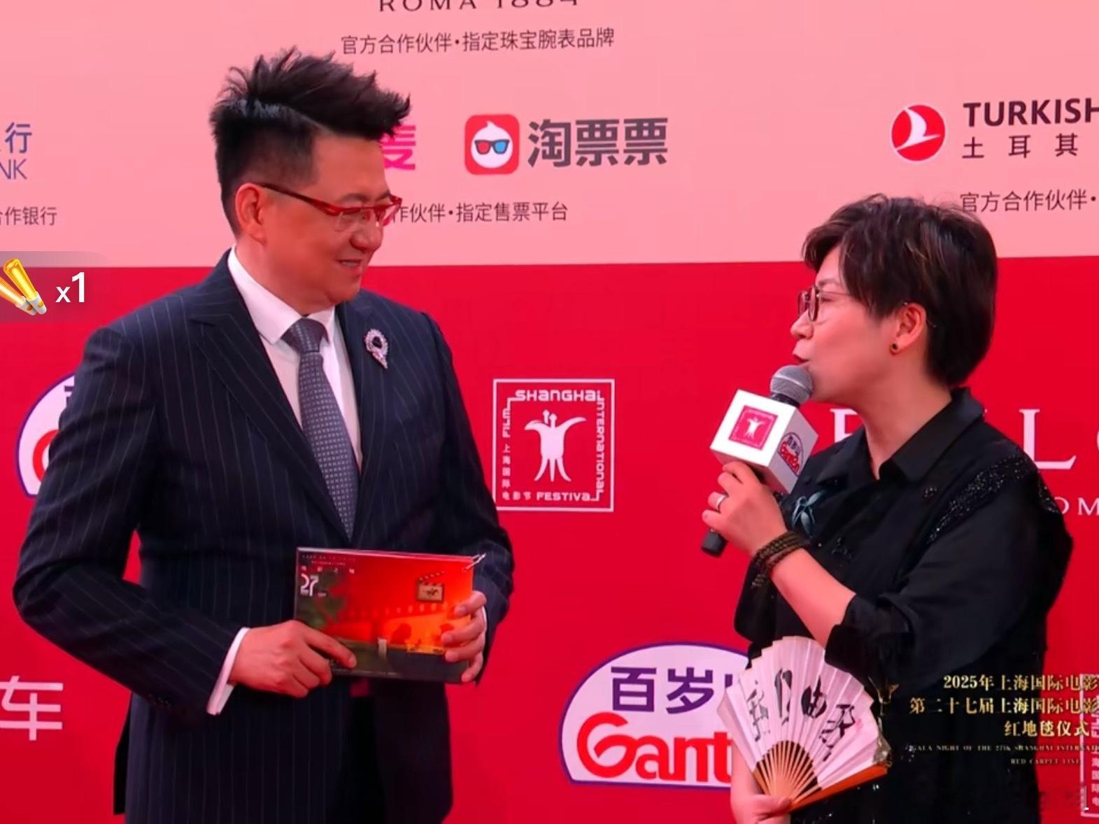 看到萌总啦台风稳的一批[666][666]电影节红毯的最佳时尚单品上海电影节 ​
