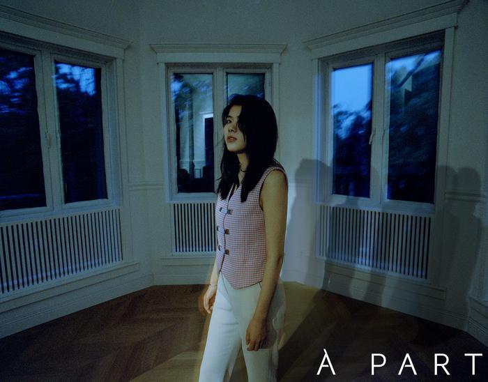 因旅行结缘定居清迈，杨笠成戴军对门邻居，国内有行程才返程，低调旅居状态引发网友对