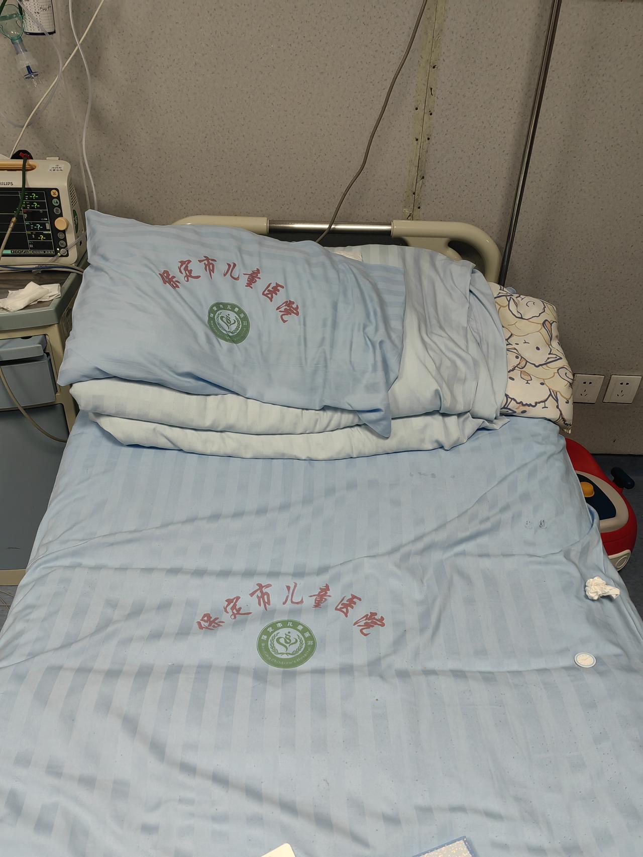 终于出院了，一个星期陪床简直就是煎熬，同时也发现很多现象。儿童医院，基本都是小孩