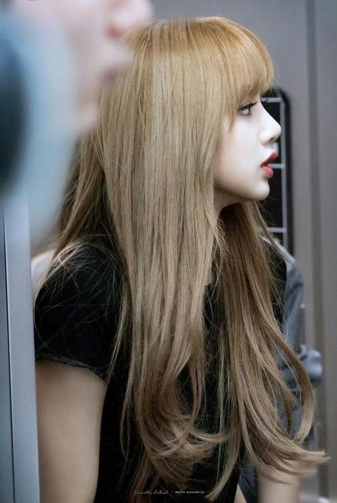 Lisa 鼻子Lisa和Jennie的侧脸对比，谁赢了？ ​​​