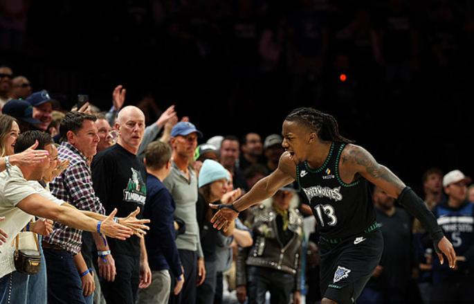 多森姆成为森林狼第三位季后赛40+，前二是爱德华兹&卡塞尔