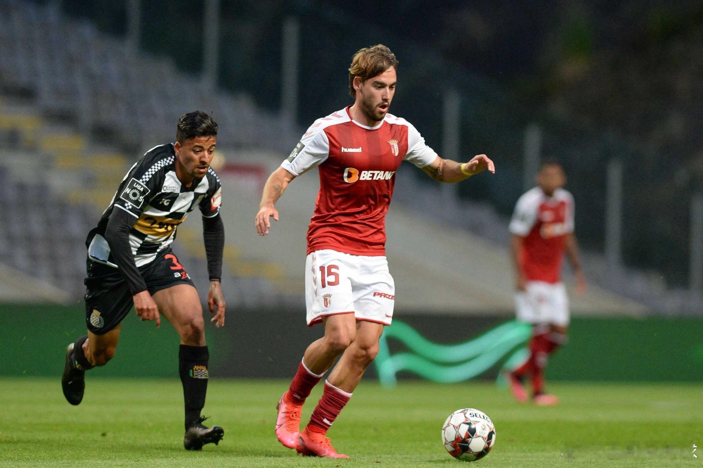 布拉加的魔鬼主场与皇家贝蒂斯的伤病危机这场欧联杯1/4决赛首回合的对决。●   