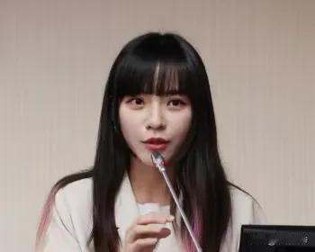 自己的家乡高雄因台风格美淹水，绿营人士黄捷却“人不在台湾”，特意选择出去度假了；