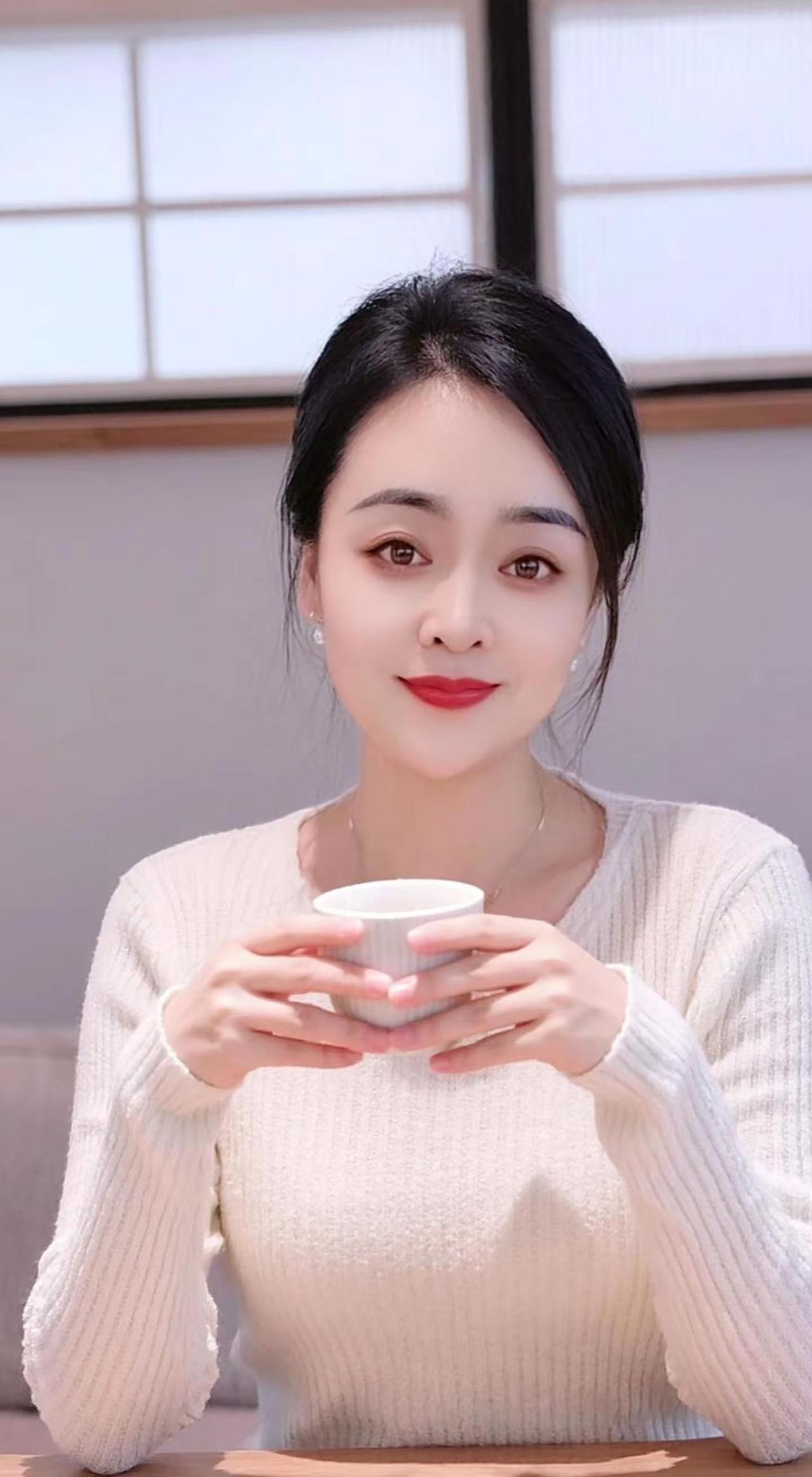 将这一日一日的平淡，活成心底的踏实与安稳，不喧哗也自有声 。